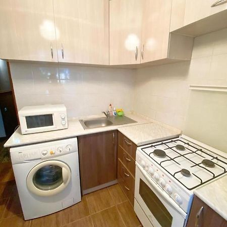Квартира Напротив Аэропорта Appartement Turksib Buitenkant foto