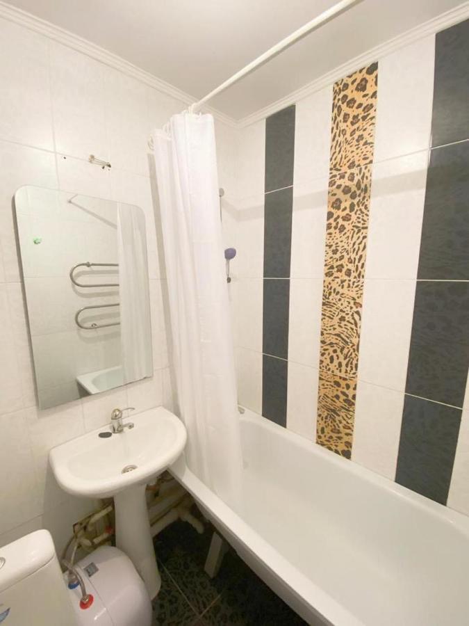 Квартира Напротив Аэропорта Appartement Turksib Buitenkant foto