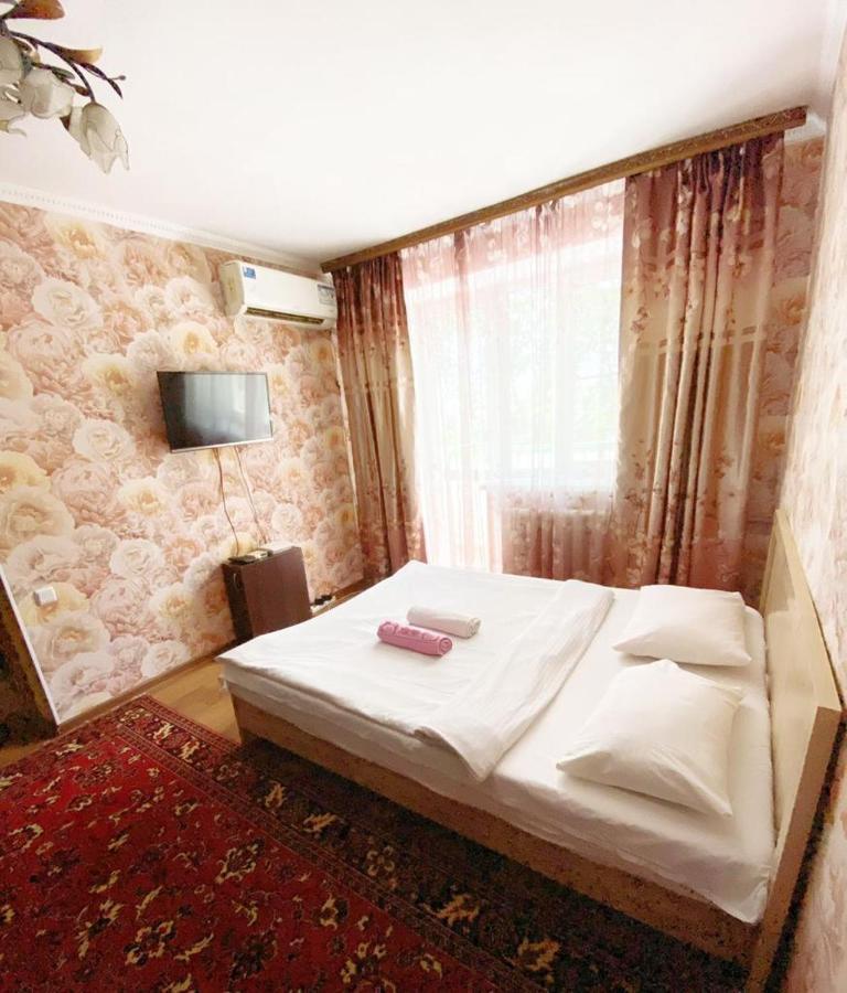 Квартира Напротив Аэропорта Appartement Turksib Buitenkant foto